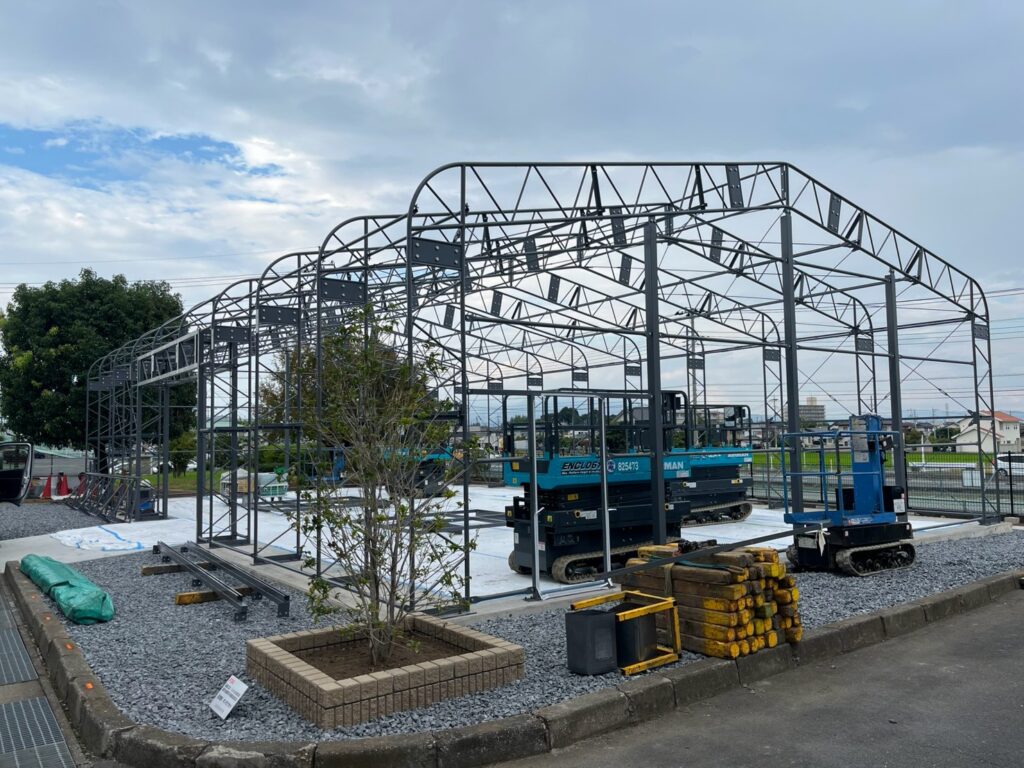 群馬県にてテント倉庫を建設中です